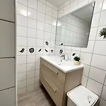 Les 3 Piliers Grand T2 Confortable Avec Parking Apartamento Reims