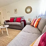Les 3 Piliers Grand T2 Confortable Avec Parking Apartamento