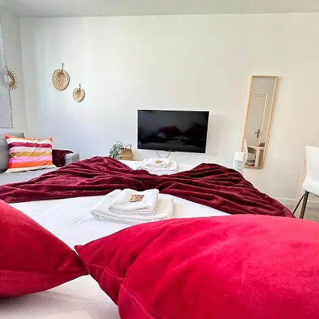 Les 3 Piliers Grand T2 Confortable Avec Parking Lejlighed