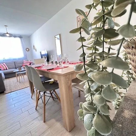 Les 3 Piliers Grand T2 Confortable Avec Parking * Reims