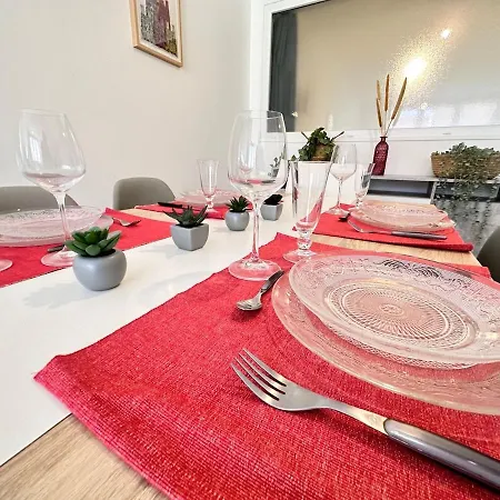 Les 3 Piliers Grand T2 Confortable Avec Parking *