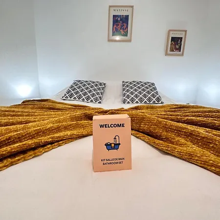 Les 3 Piliers Grand T2 Confortable Avec Parking *