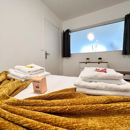 Les 3 Piliers Grand T2 Confortable Avec Parking Apartment Reims