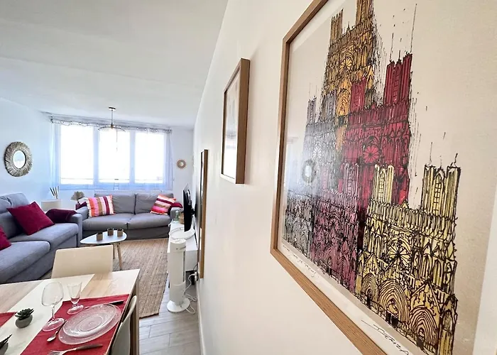 Les 3 Piliers Grand T2 Confortable Avec Parking *