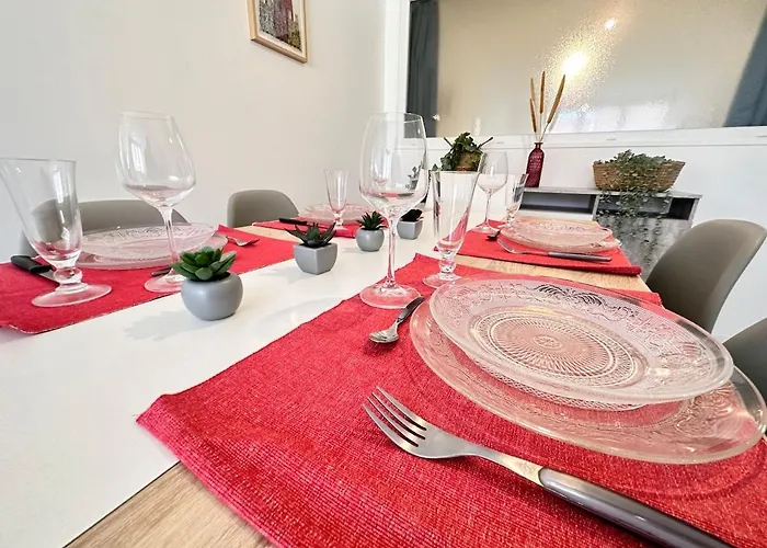 Les 3 Piliers Grand T2 Confortable Avec Parking *