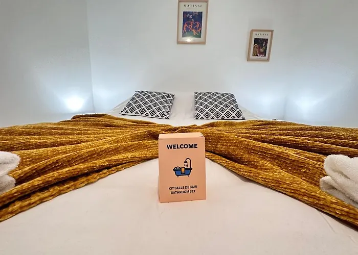 Les 3 Piliers Grand T2 Confortable Avec Parking *