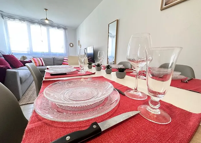 Les 3 Piliers Grand T2 Confortable Avec Parking Reims